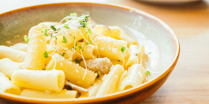 Receta de pasta italiana con queso kéfir cremosa y fácil de hacer